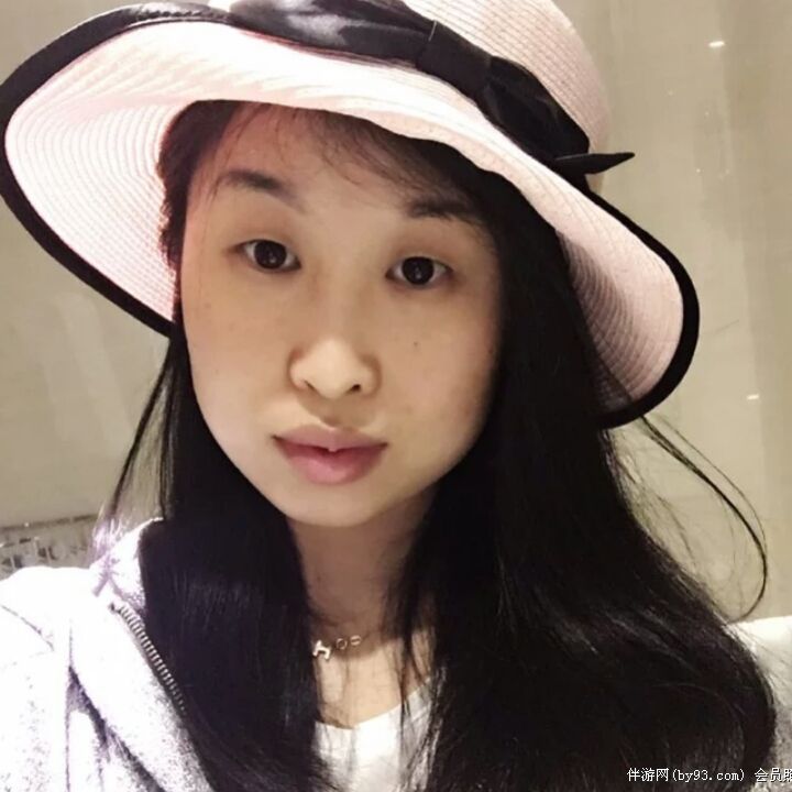 自信妹子不化妆