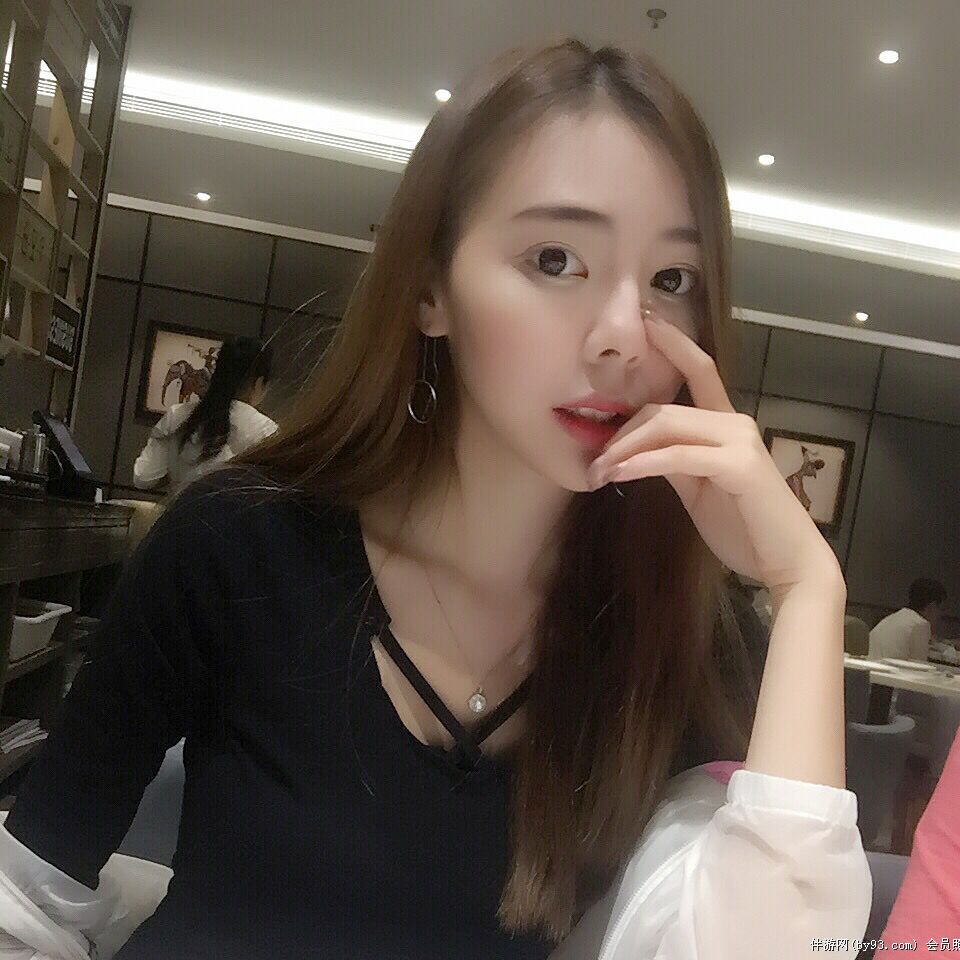 明媚