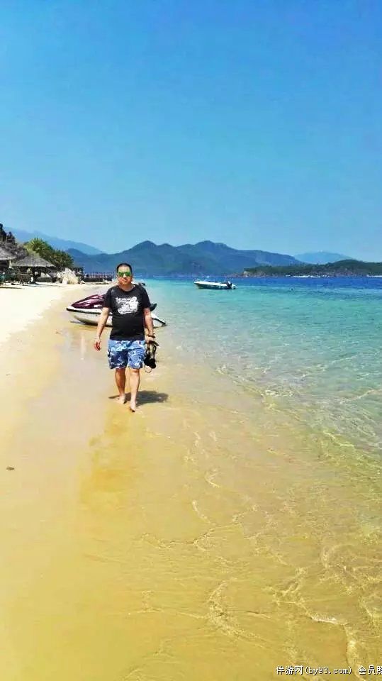 爱旅行的熊